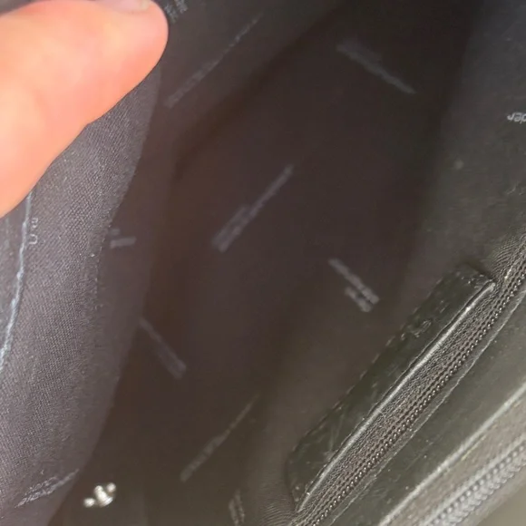 Classic Derek Alexander genuine leather crossbody bag - Picture 7 of 10